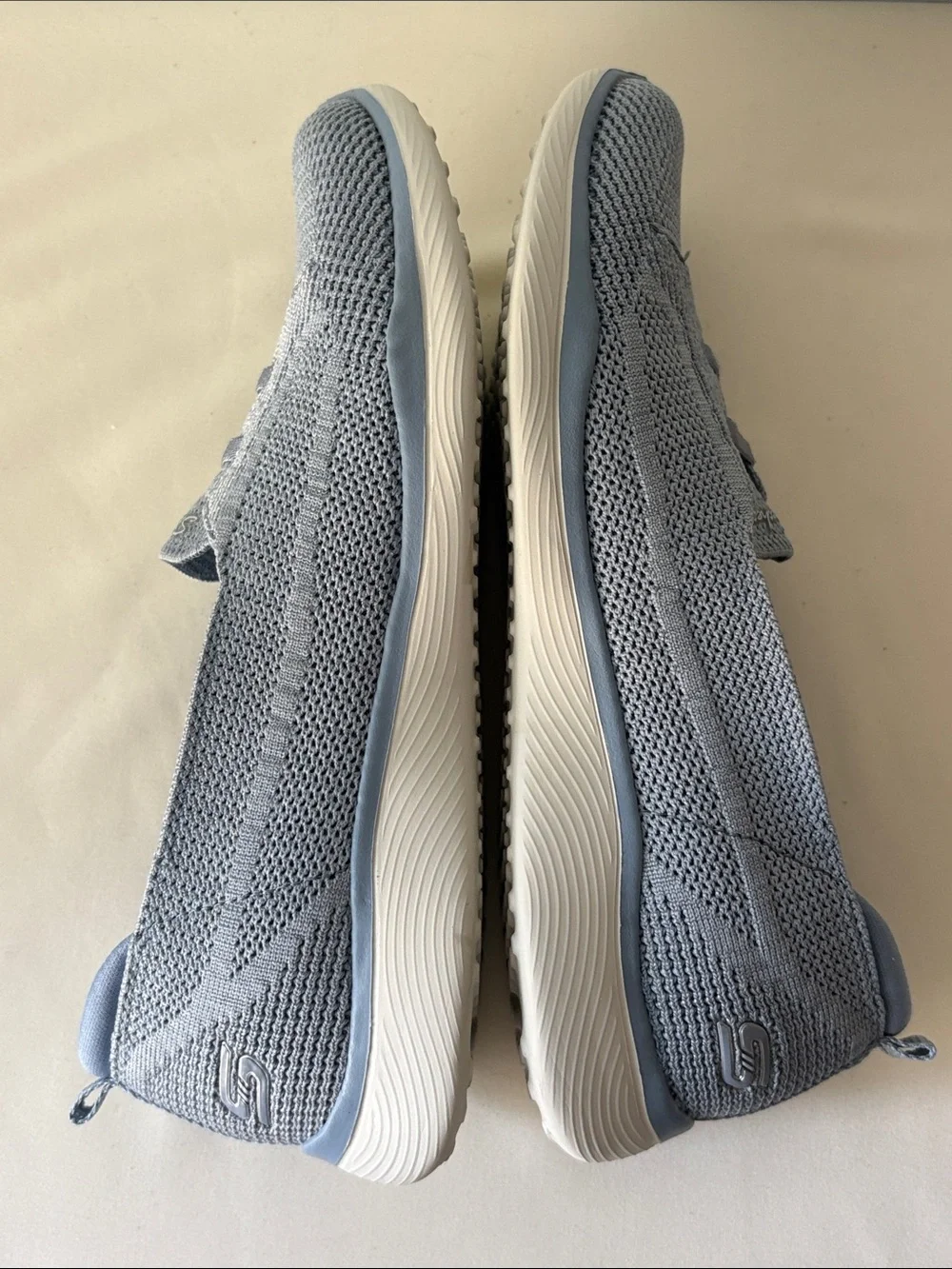 Skechers pair slip